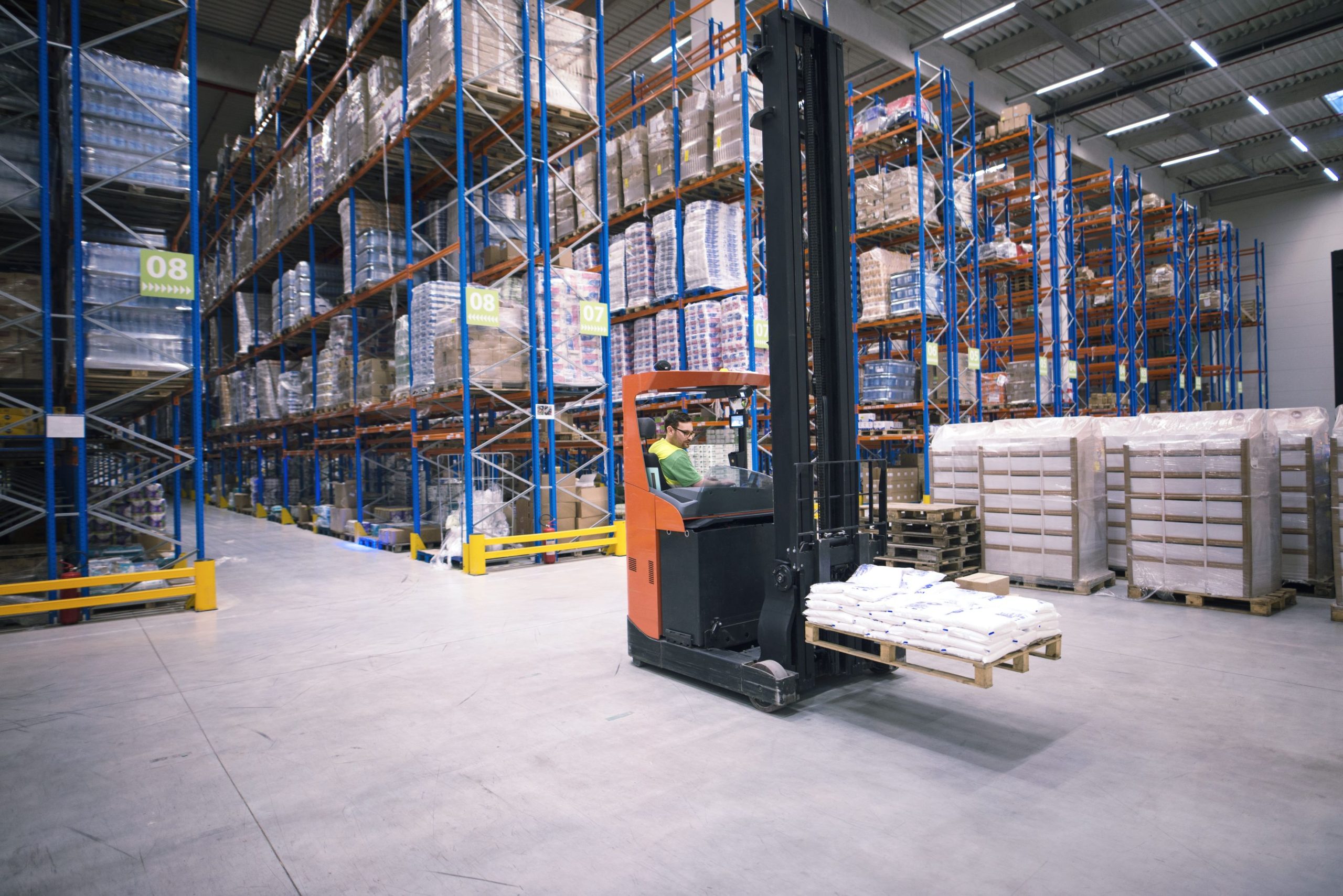 Adjustable vs. Mobile Pallet Racking: Which Is Best?