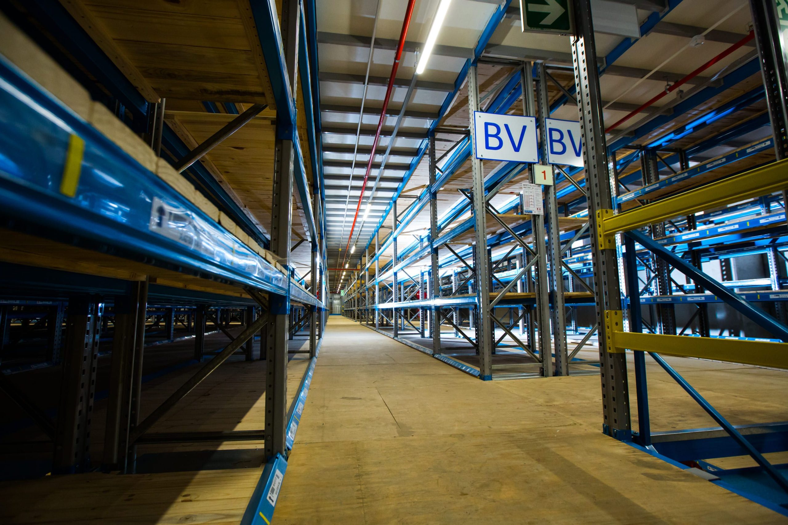 Catwalk or Cantilever Racking: Best Storage Solution