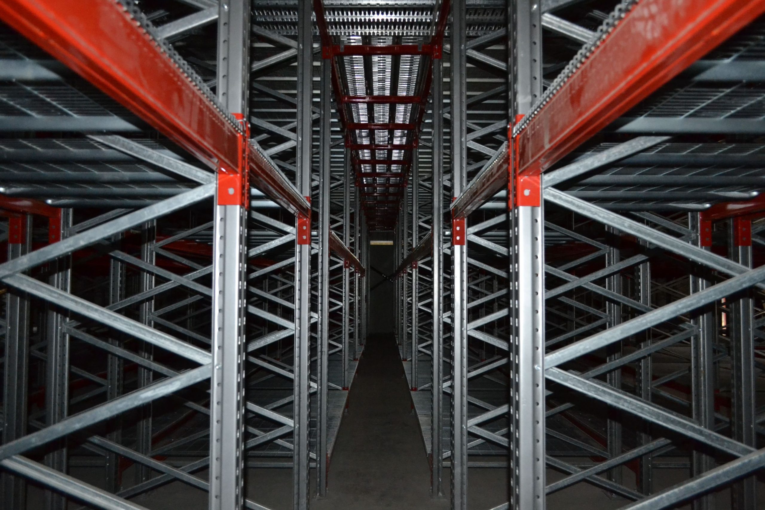 Catwalk Racking vs. Rivet Shelving: What is Best for Storage?