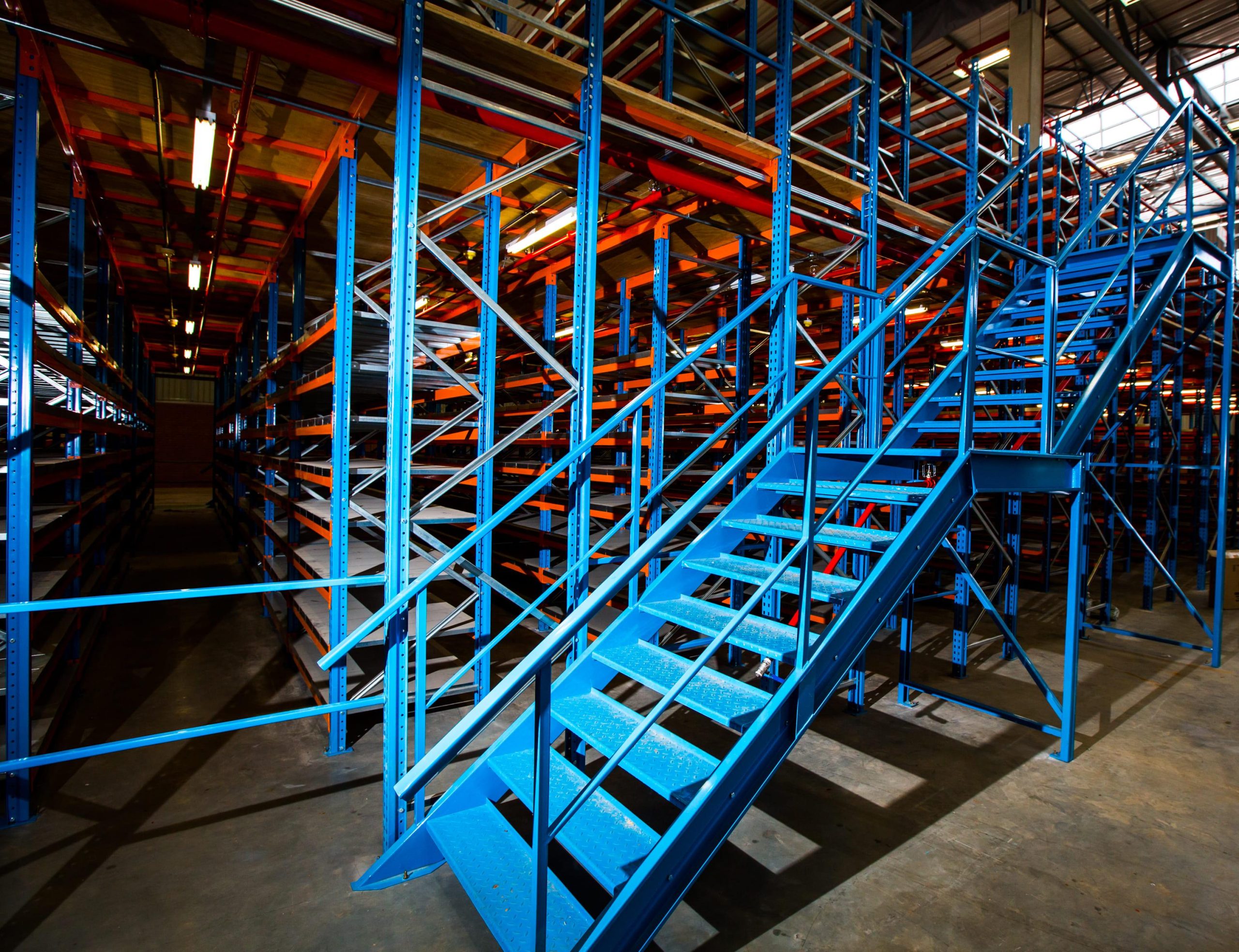 Selective Storage Racks vs. Rack-Supported Floors: Top Pick?